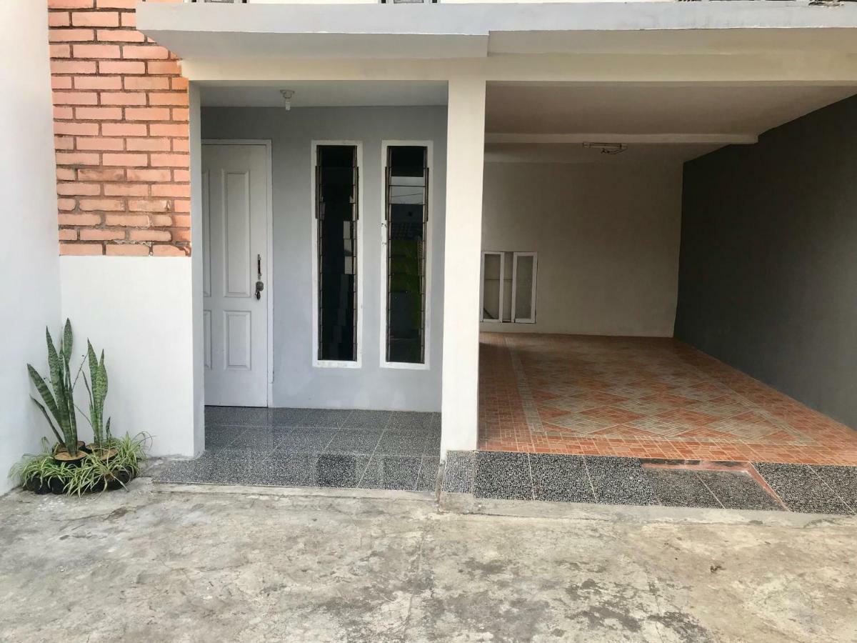 Villa Batu Keluarga NN Bagian luar foto
